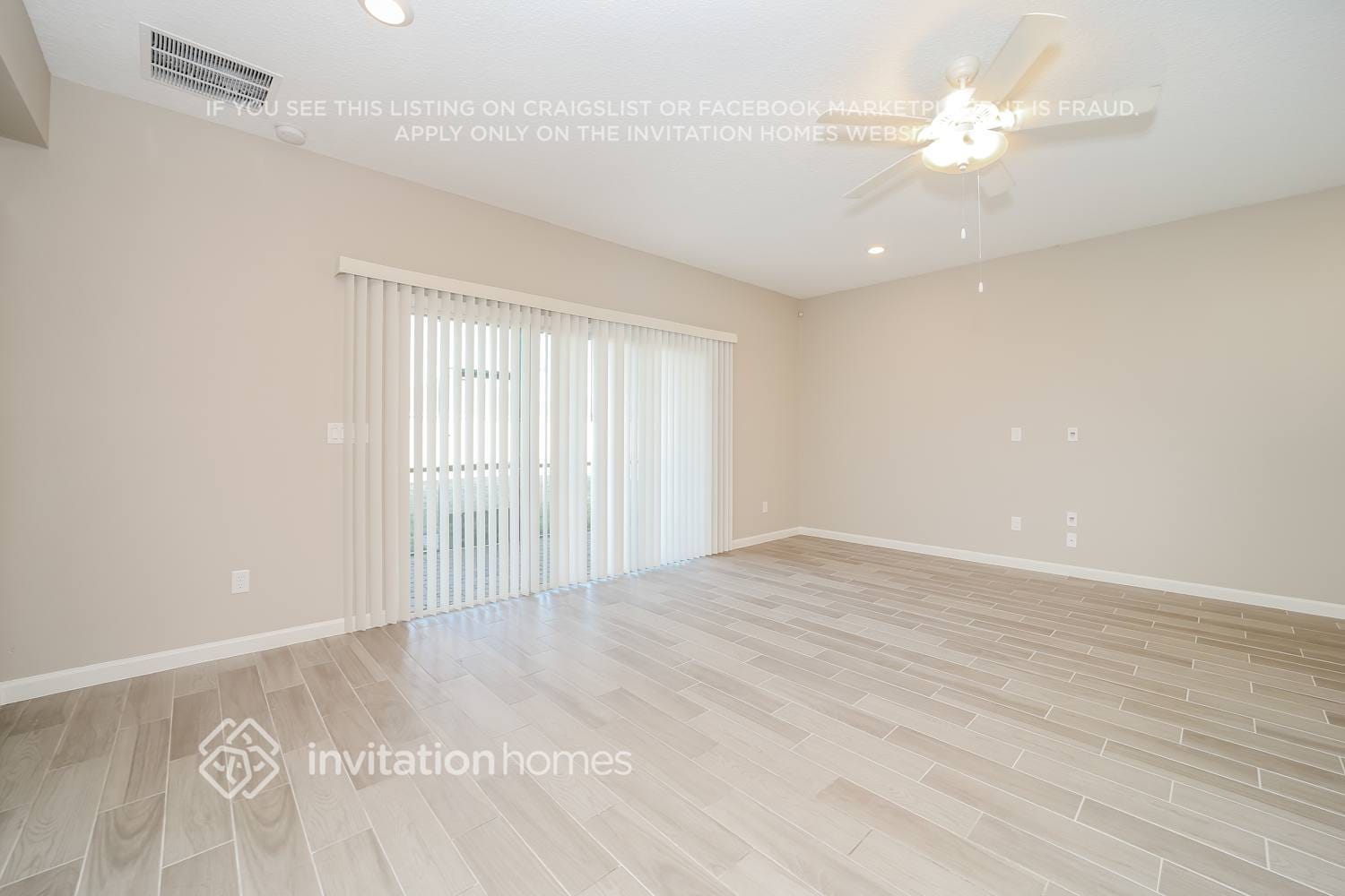 Building Photo - 10015 Lemon Grass Ln