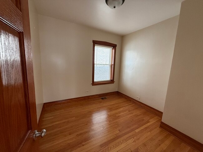 Building Photo - 2252 N Laramie Ave