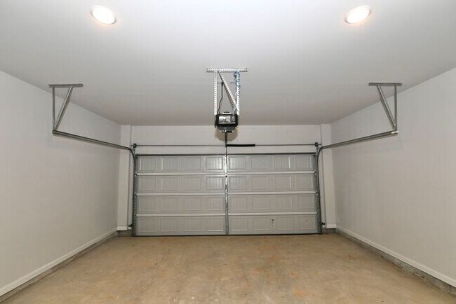 Building Photo - 574 Amarante Cir