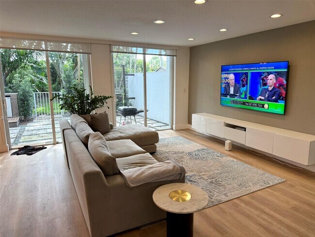 Building Photo - 6420 NW 109th Ave