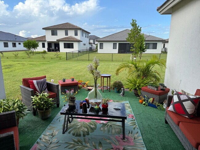 Building Photo - 5227 Nevola Ave