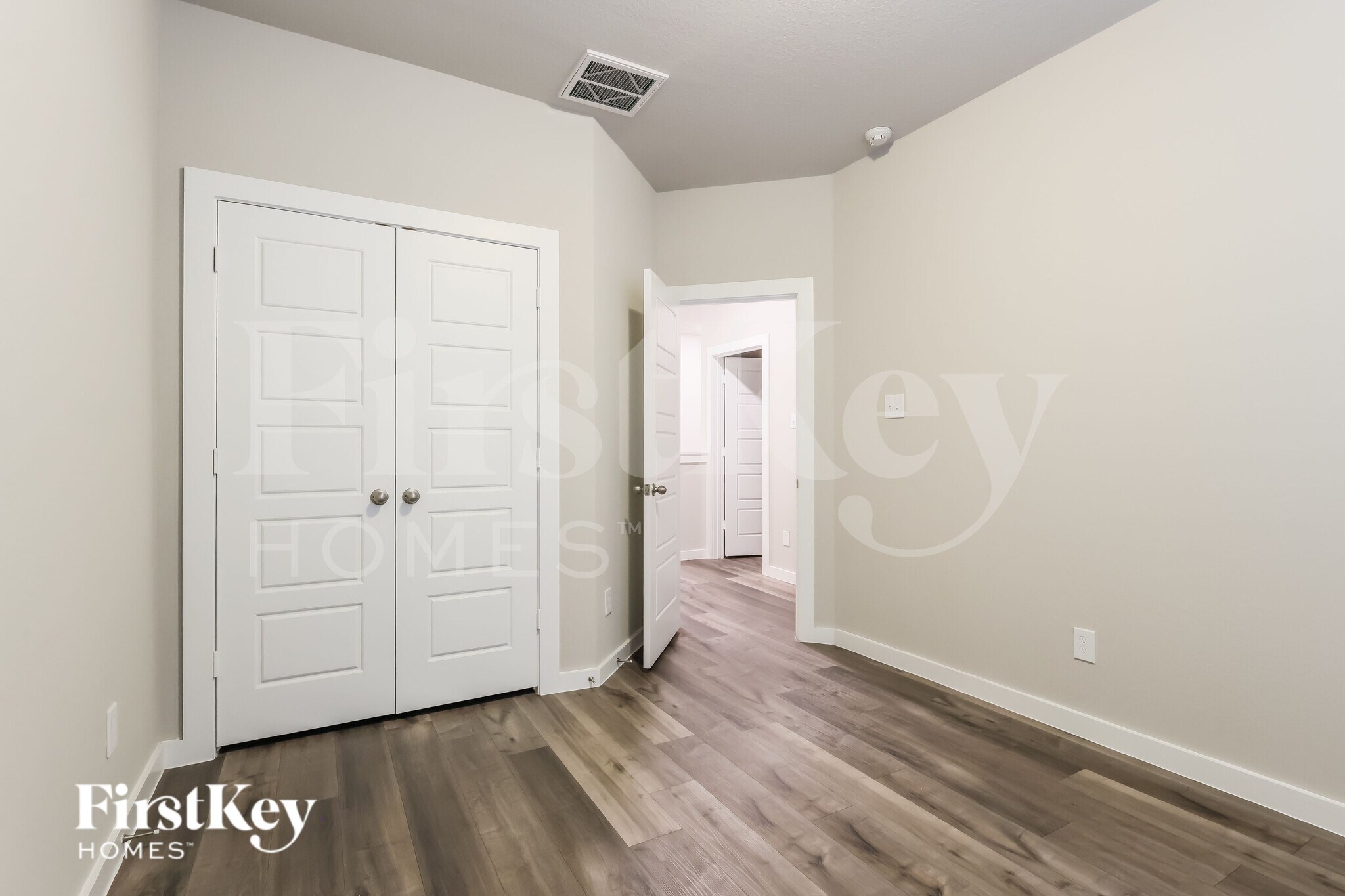 Building Photo - 381 N Centro Cir