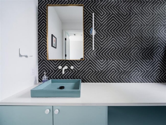 Building Photo - 1103 Cherico St