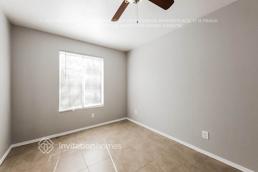 Building Photo - 8520 W Palm Ln