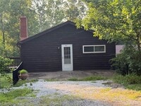 Building Photo - 9658 Fairmount Rd