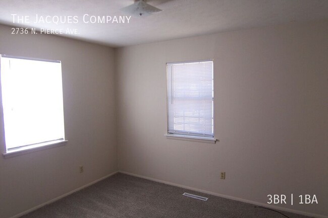 Building Photo - 3 Bedroom 1 Bath 1 Car Garage With Tons of...