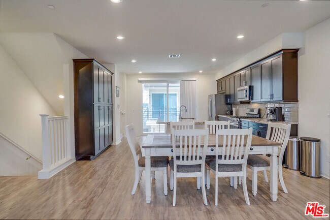 Building Photo - 20619 Oakglen Ln