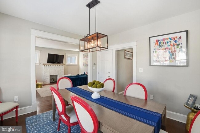 Building Photo - 1341 Franklin St NE