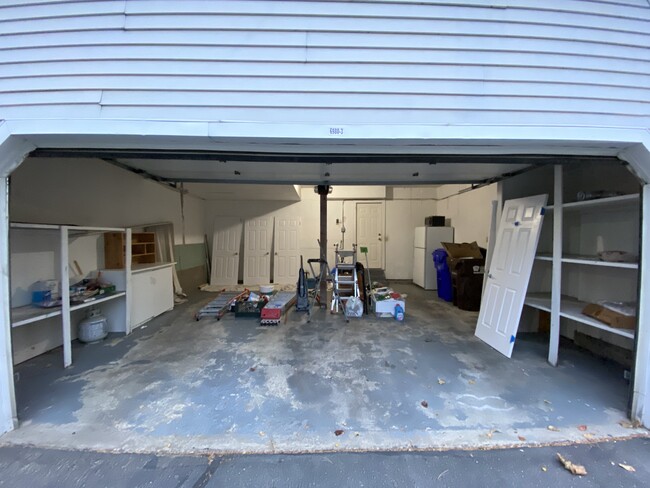 Building Photo - 6980 S Essex Court Cir