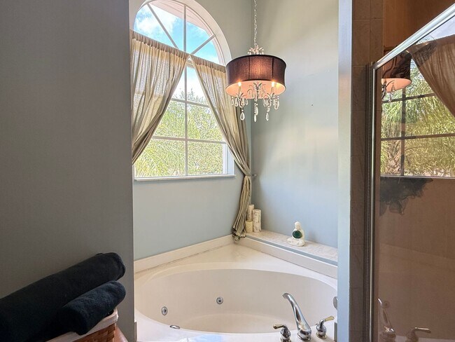 Building Photo - Two-story Upscale Townhouse located at Bel...