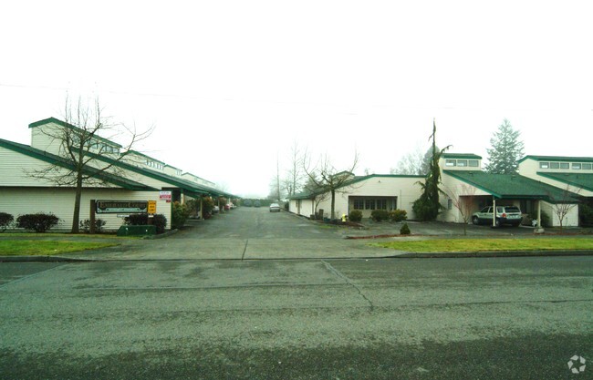 Building Photo - Emerald Court Apartments