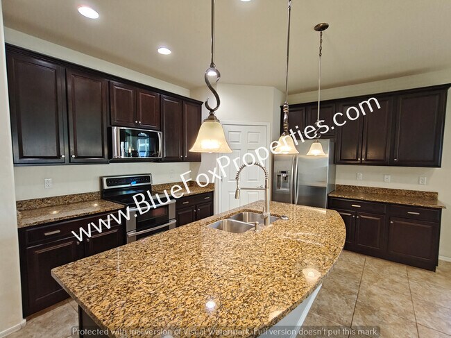 Building Photo - 11007 E White Sage Dr