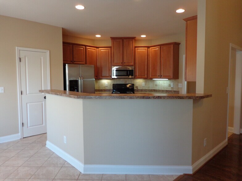 Building Photo - 114 Stiles Dr