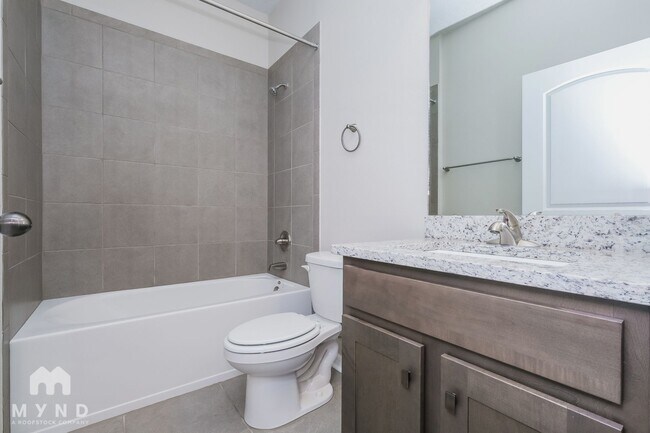 Building Photo - 5530 Silver Sun Dr