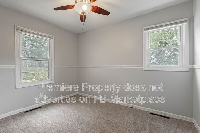Building Photo - 7334 NE 51st St