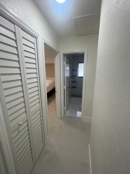 Building Photo - 3215 SW 92nd Pl