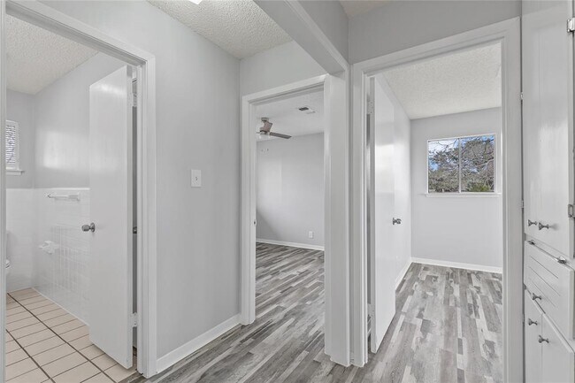 Building Photo - 2736 E State Hwy 29