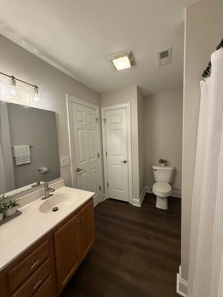 Master bath with double sinks - 137 High Ridge Rd