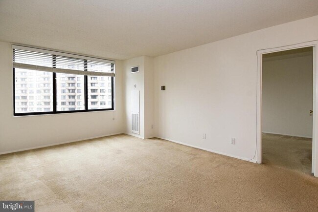 Building Photo - 5225 Pooks Hill Rd