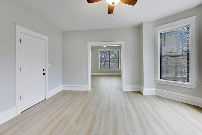 Building Photo - 2114 W Byron St