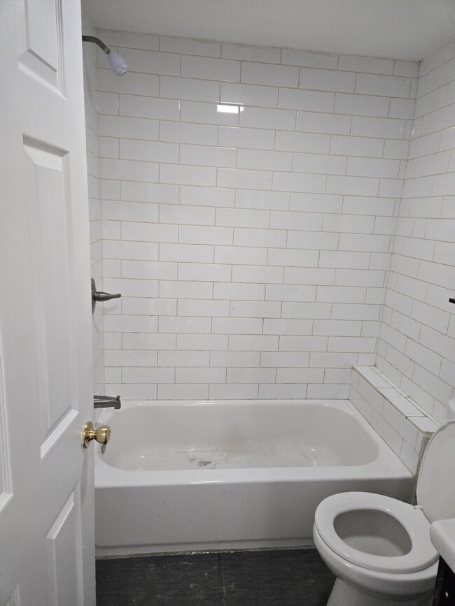Building Photo - 608 E Wensley St