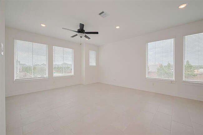 Building Photo - 7746 Meadow Mouse Ln
