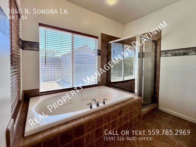 Building Photo - 3040 N Sonora Ave