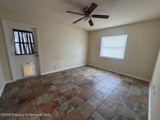 Building Photo - 5317 Woodridge Ln