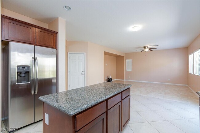 Building Photo - 6736 Prairie Dusk Dr