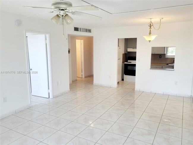 Building Photo - 1700 NE 191st St