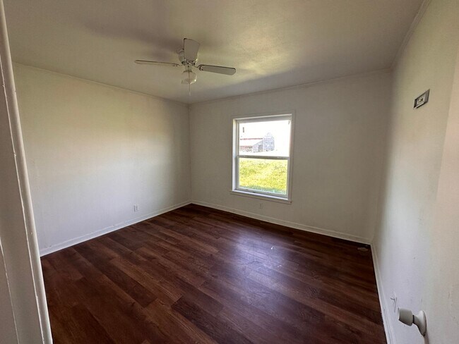 Building Photo - 850 County Road 218,