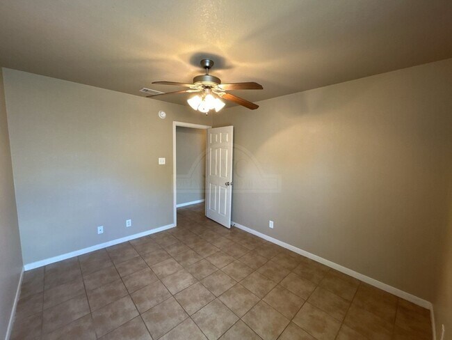 Building Photo - 1305 Powder River Dr