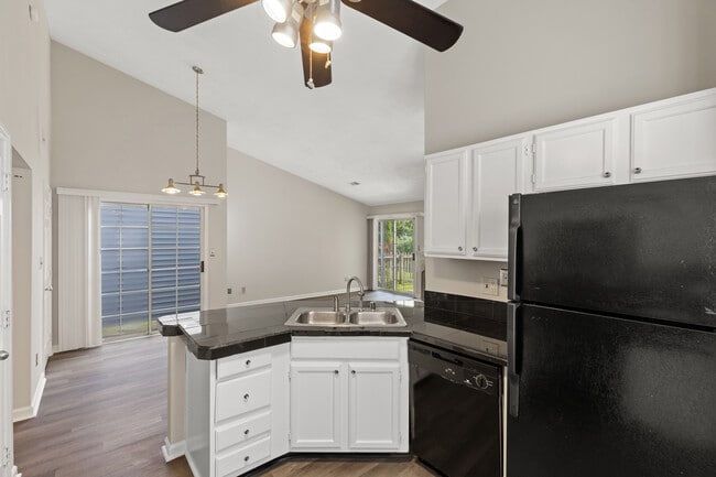 Building Photo - 416 Chelsea Woods Dr