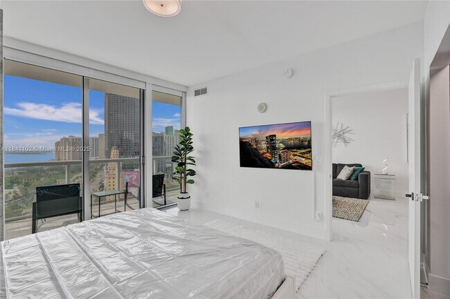 Building Photo - 888 Biscayne Blvd