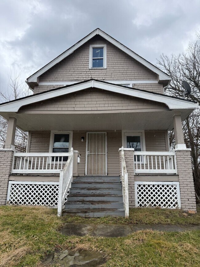 Building Photo - 4bd Single Section 8