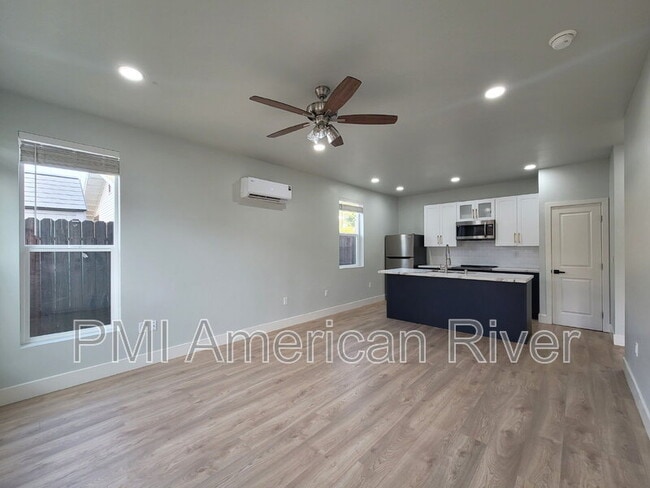 Building Photo - 219 Needles Way