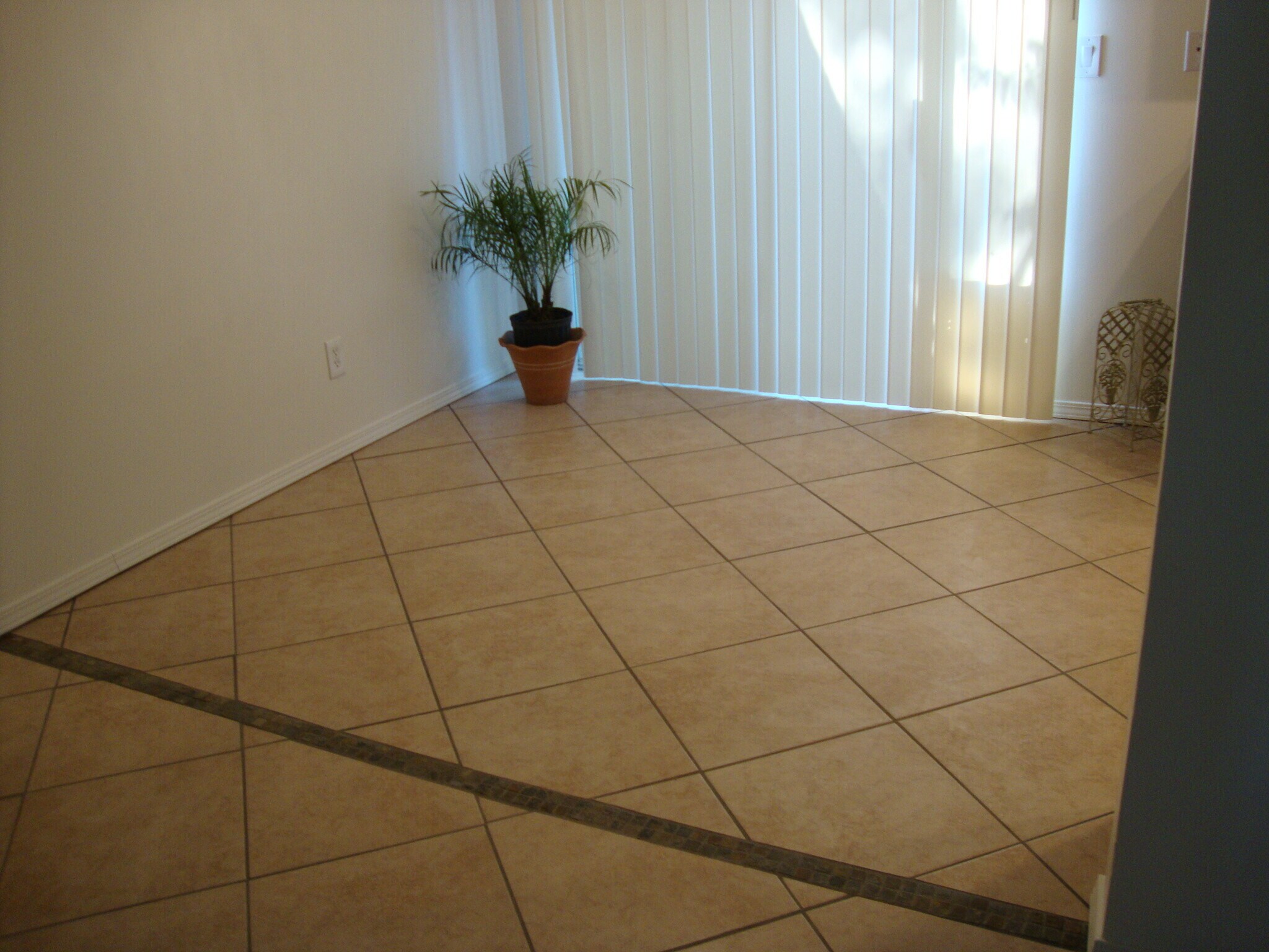 Building Photo - 262 S Santa Fe Ave
