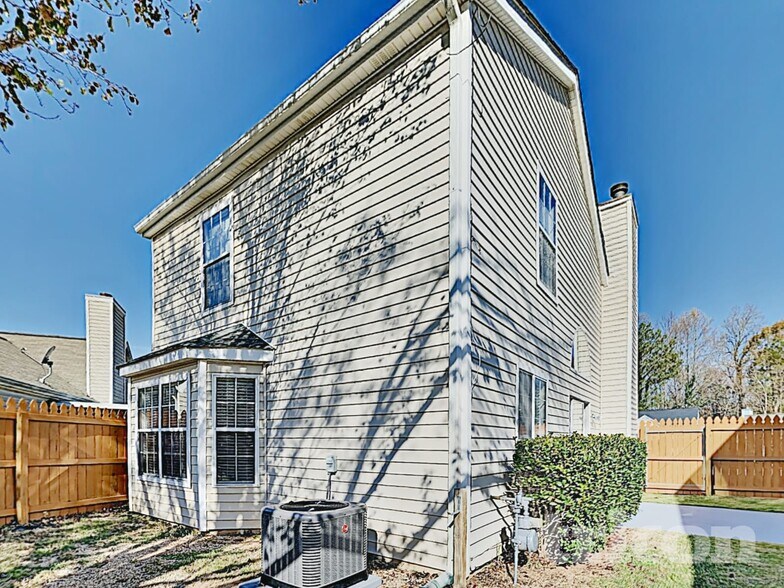 Building Photo - 4242 Tenneyson Ln