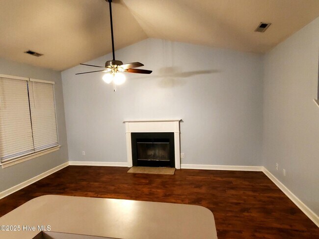 Building Photo - 321 S Kerr Ave