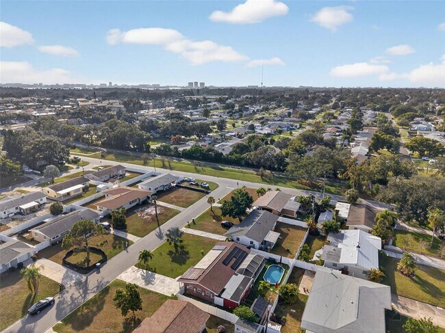 Building Photo - 11761 80th Ave