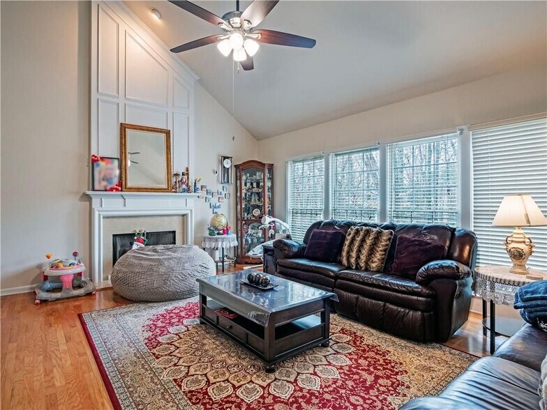 Building Photo - 10910 Chatburn Way