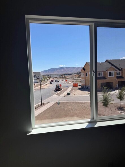 Building Photo - 1057 N Canvasback Dr