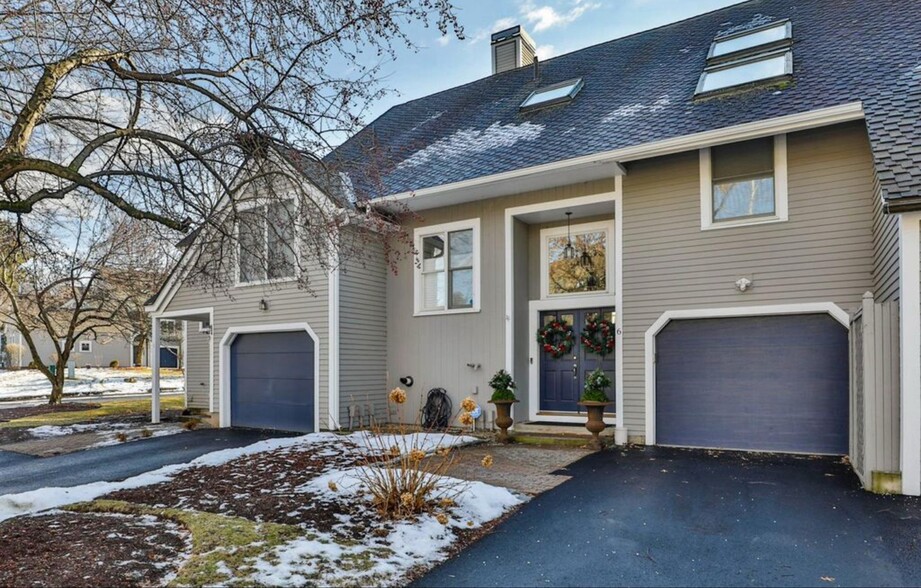 Front Entrance - view a - 6 Goldfinch Ln