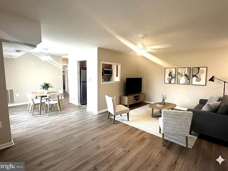 Building Photo - 12701 Dara Dr