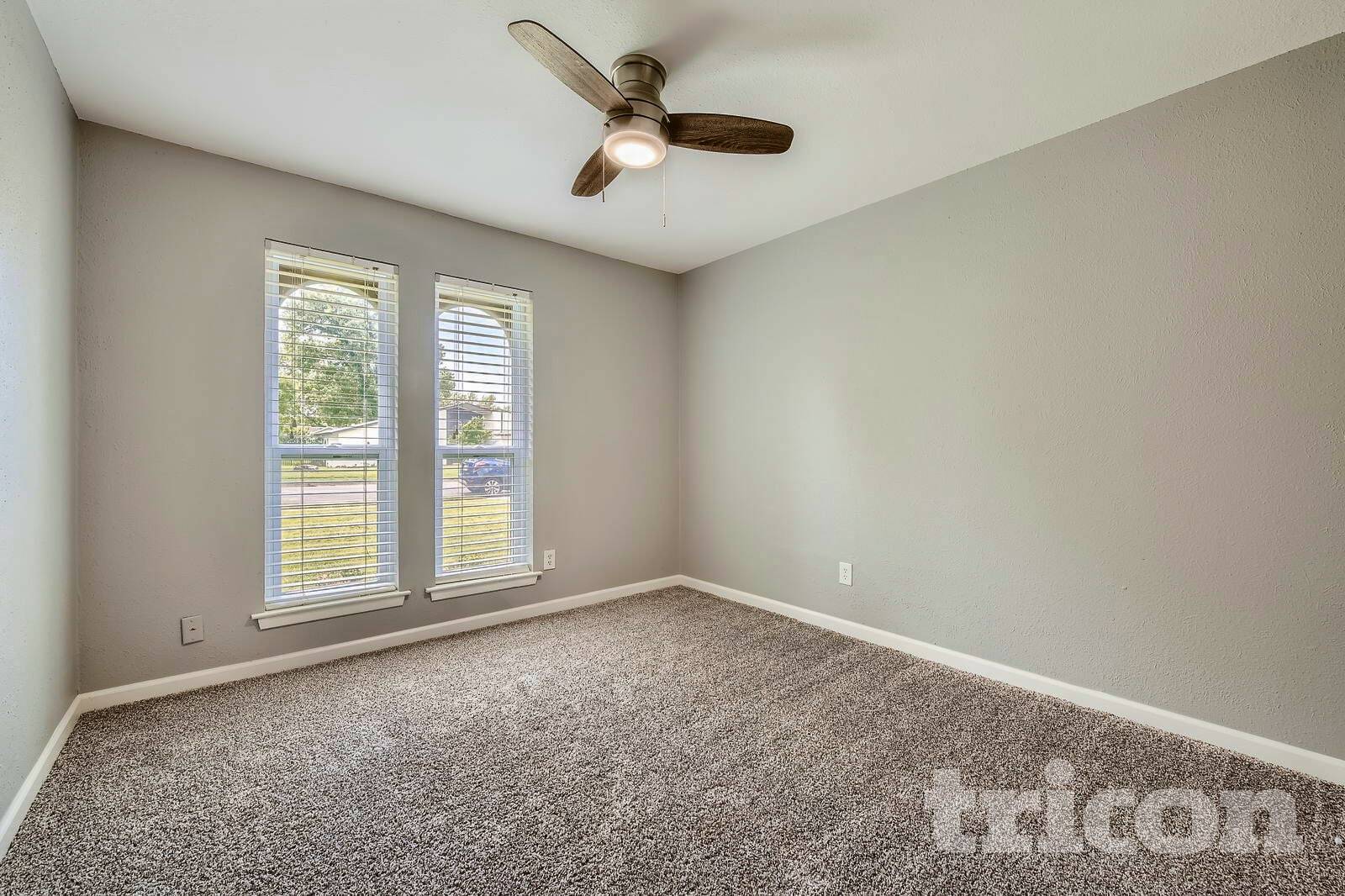 Building Photo - 7549 David Dr