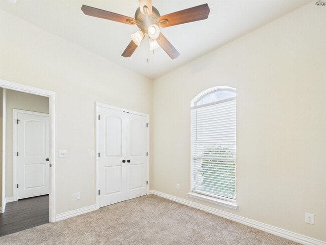 Building Photo - 4806 Falcon Crest Blvd