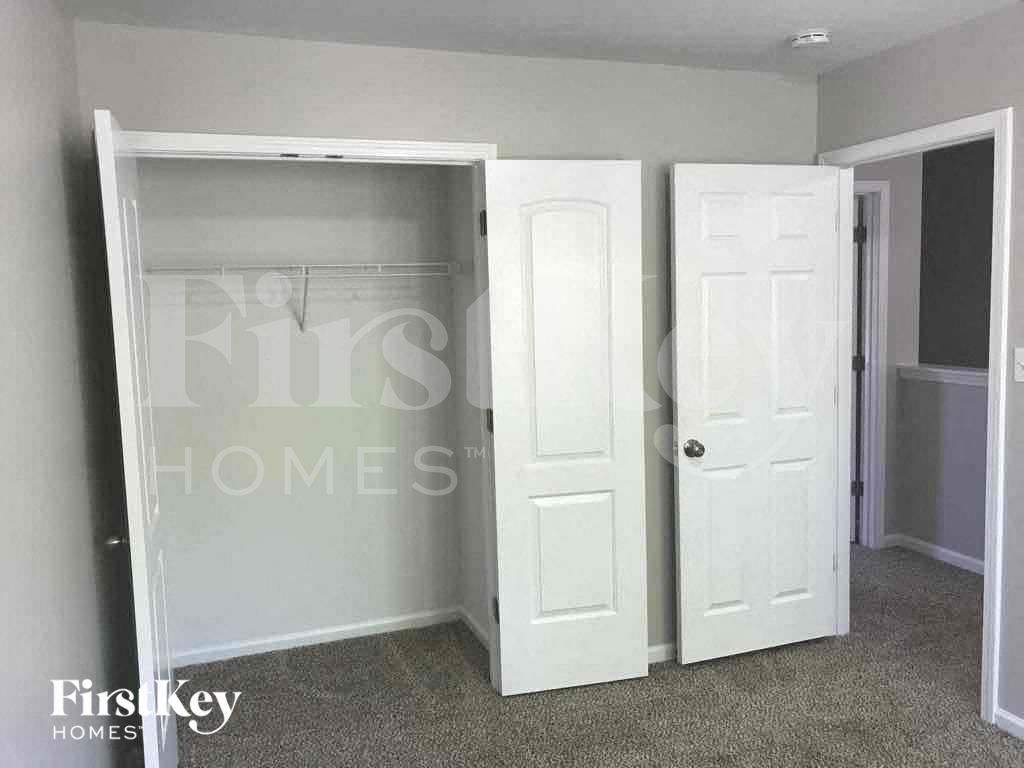 Building Photo - 232 Morning Dew Dr