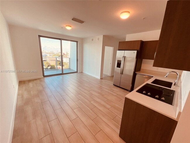 Building Photo - 1600 SW 1st Ave