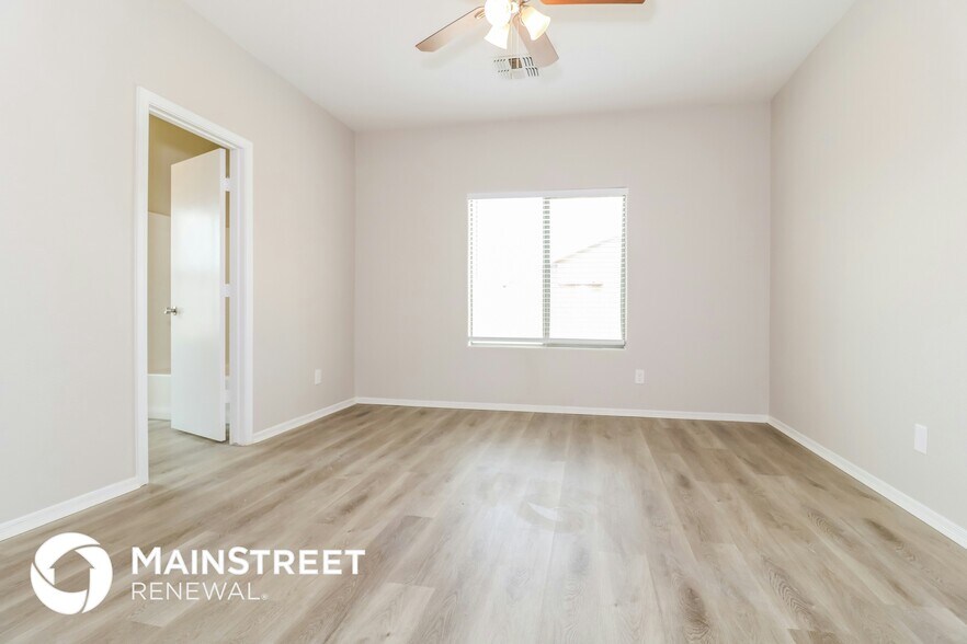 Building Photo - 2624 N 63rd Ave