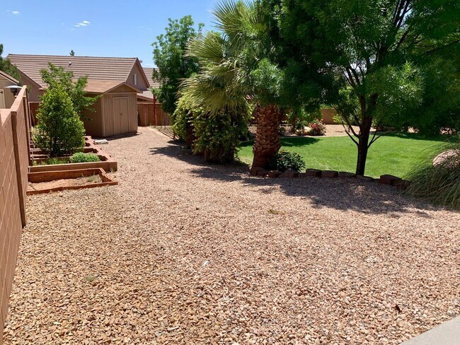 Building Photo - 2276 Greystone Dr